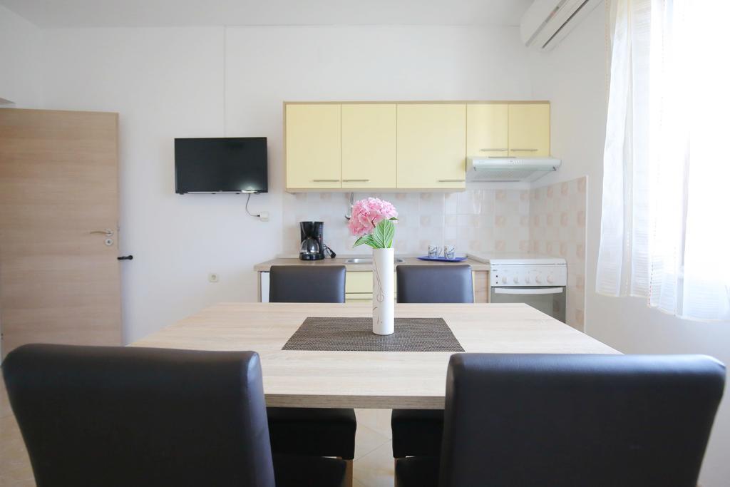 Apartments Lena Sukosan Exterior photo